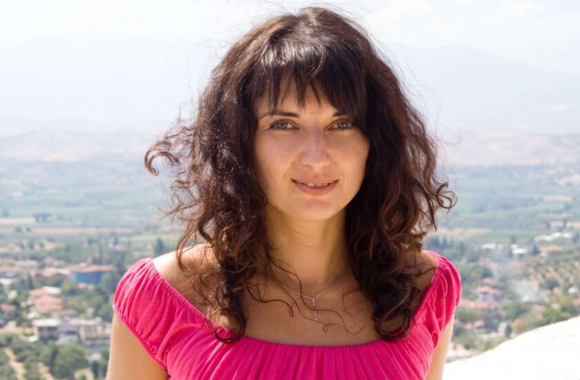 Portrait du voyant : Lina Anifé