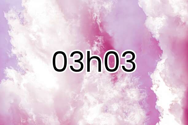 L’heure miroir 03h03 : message, symbolique et signification
