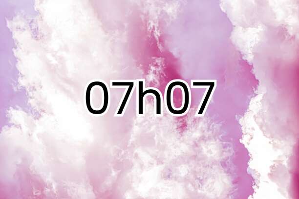 L’heure miroir 07h07 : message, symbolique et signification