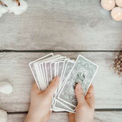 Peut-on tirer les cartes pour soi-même